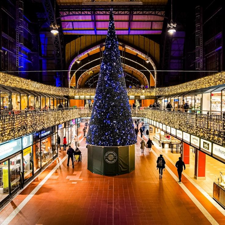 Family-friendly shopping and daily life in Canada